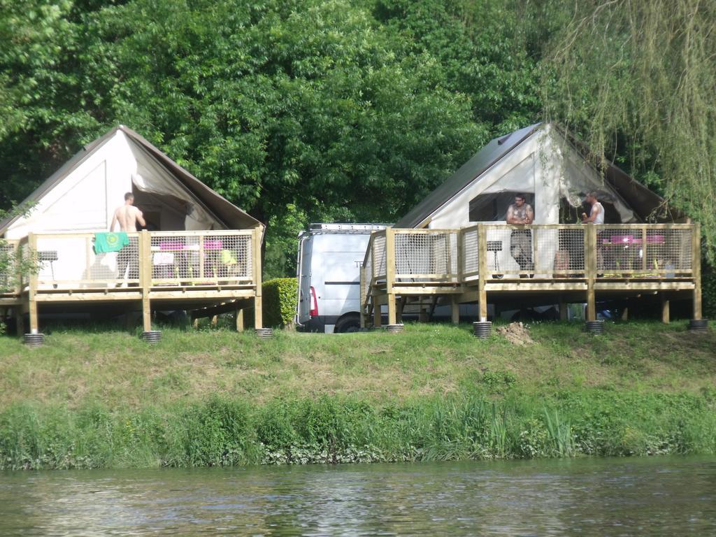 מלון קונפלואנס Camping Des Ribieres מראה חיצוני תמונה